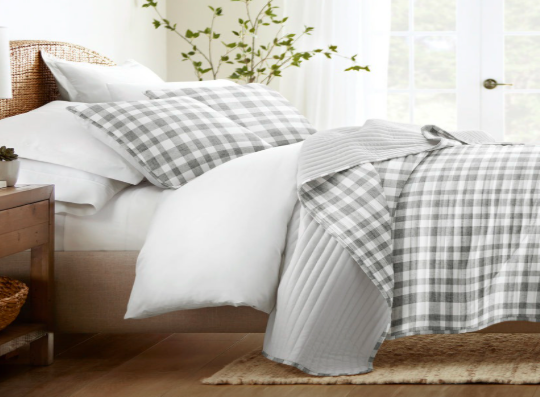 Designing a Coastal-Inspired Bedroom