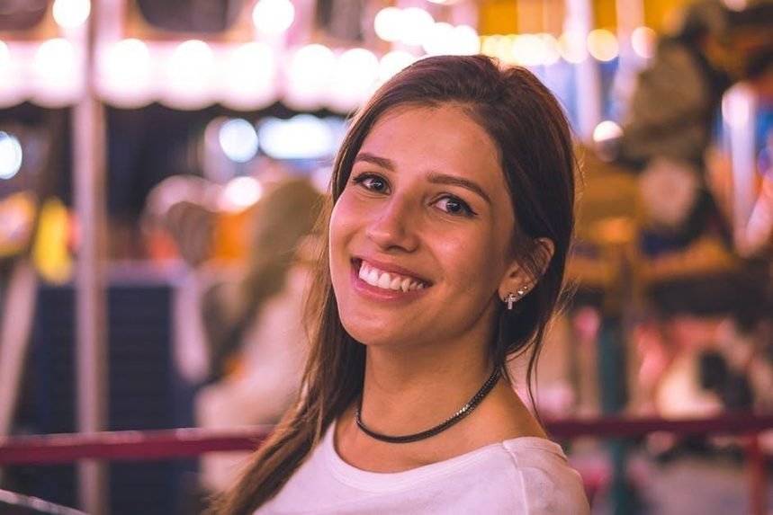 Understanding the Benefits of Professional Teeth Whitening