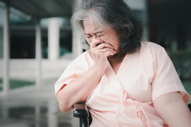 Understanding Alzheimer's: A Comprehensive Guide to Symptoms and Care